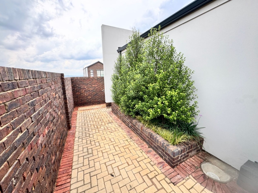 3 Bedroom Property for Sale in Helderzicht Eco Estate North West